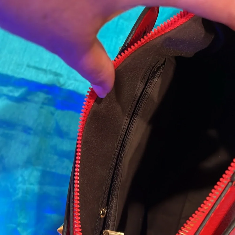 Red Purse - Picture 7 of 7